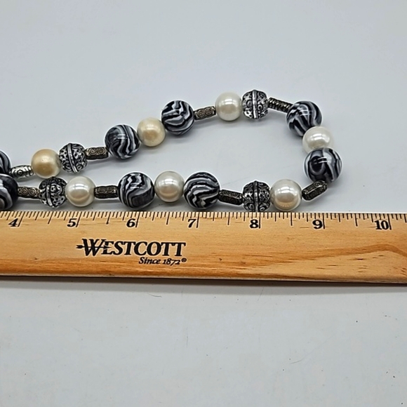 Art glass and pearl beads necklace - Picture 7 of 7